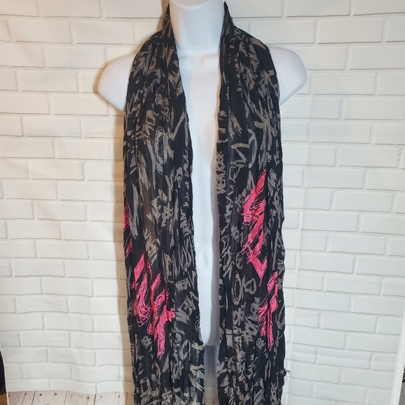 New York Graffitti Print Lightweight Scarf - Picture 1 of 8